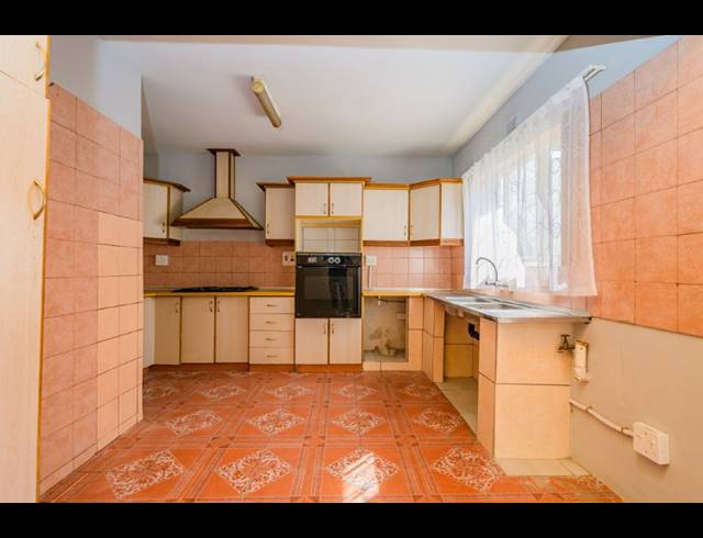 4 BEDROOM MAISONETTE TO LET IN RESERVOIR HILLS